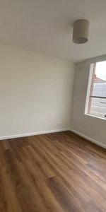 Perfect Location! - Photo 3