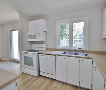 For Lease - 3691 Albion Road Unit# 52, Blossom Park - Airport and A... - Photo 5