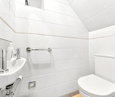 4 bedroom semi-detached house to rent - Photo 3