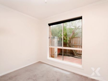 2 Bed, 1 Bath - Photo 2