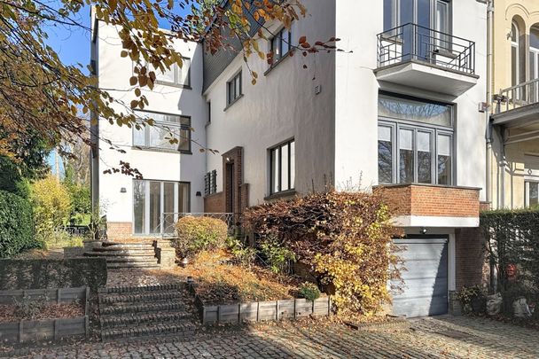 Maison 3 façades avec 800m² de jardin / Avenue Hamoir - Photo 1