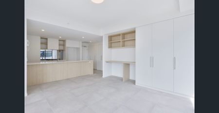 SPACIOUS APARTMENT - FACILITIES INCLUDE GYMNASIUM, POOL AND MUCH MORE.. - Photo 2