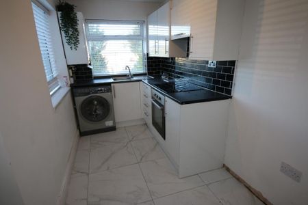 2 bedroom terraced house to rent - Photo 4