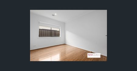 Outstanding quality in sought after Highlands Estate. - Photo 5