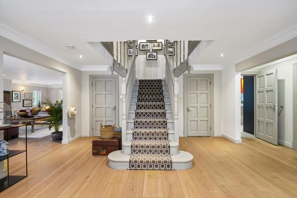 6 bedroom detached house to rent - Photo 1