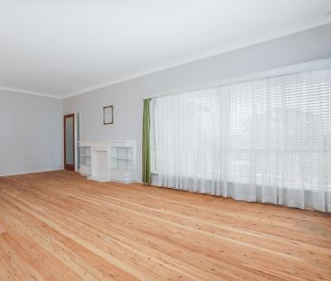 Stunning Family Home with Pool - Photo 1