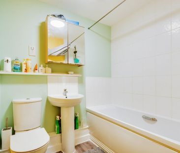 Harding Street, SWINDON - Photo 5