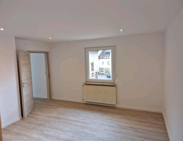 3 Zimmer, Küche, Bad Kernsaniert - Photo 1