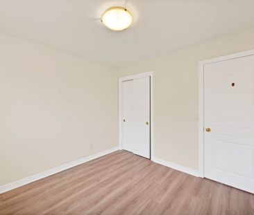 For Lease - 174 Mcbride Avenue, St. Catharines, Ontario - Photo 2
