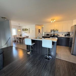 Logement 5 1/2 à louer - Photo 2