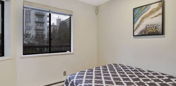 (202)Available November 1-Pet Welcome Furnished 3 Bedroom @1405 Haro - Photo 2