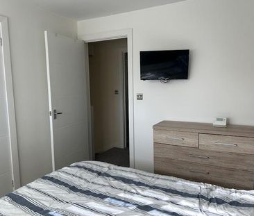 2 bedroom semi-detached house to rent - Photo 4