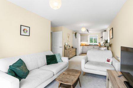 Carlton Road, Redhill, RH1 - Photo 5