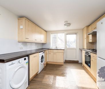 Stafford Road, Wallington, SM6 - Photo 2