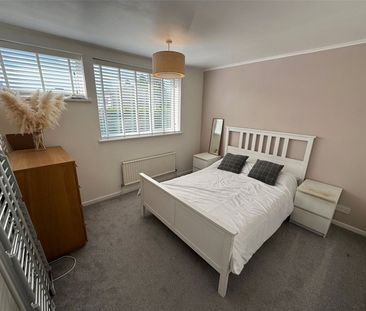 Lanark Close, Frimley, Camberley, GU16 - Photo 3