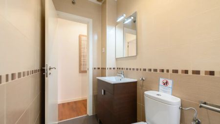 1-bedroom apartment for rent in Ventas, Madrid - Photo 4