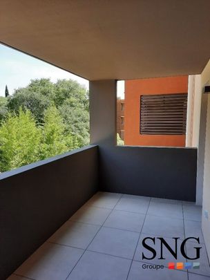 T2 AVEC LOGGIA ET PARKING COUVERT - Photo 1