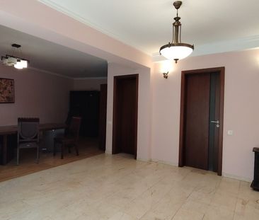 Inchirieri Case / vile Bucuresti - Fotografie 3