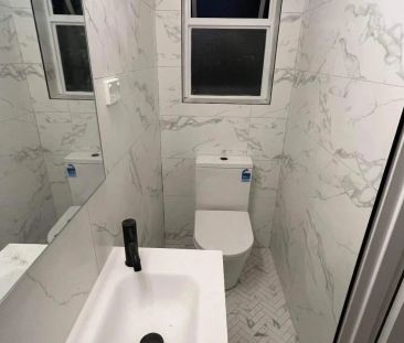 Perfectly positioned Studio apartment in a fabulous yet quiet locat... - Photo 3