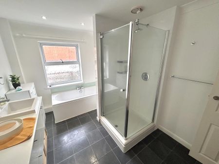 3 bedroom maisonette to rent - Photo 3