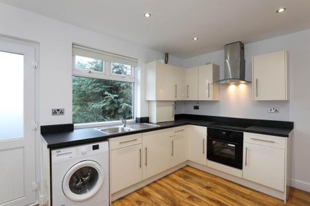 2 bedroom terraced house to rent - Photo 3