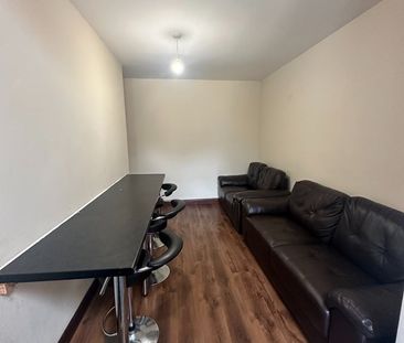 4 Bed Semi-Detached House, Bonnington Road, LE2 - Photo 1