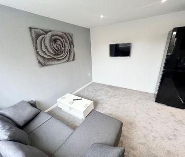 4 bedroom terraced house to rent - Photo 5