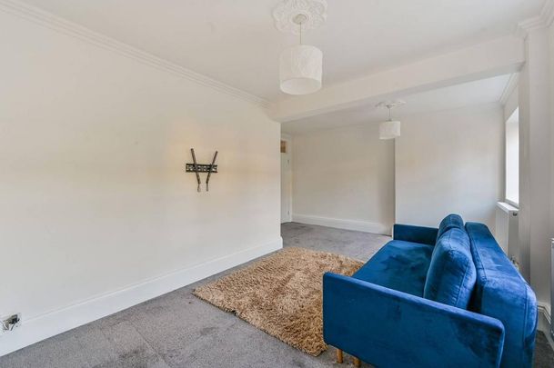 3 bedroom flat to rent - Photo 1