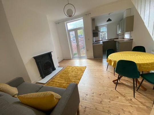 2 Bed Terraced House, Yew Tree Road, M14 - Photo 1