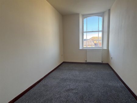 West Park Terrace, Scarborough - Photo 3