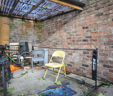 1 bedroom in a house share to rent - Photo 3