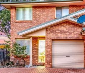 Prime Location with Extra Space - Photo 3