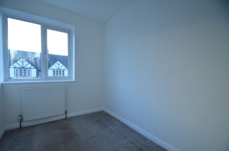3 bedroom Apartment to rent - Photo 3