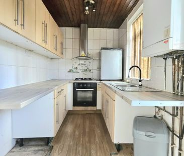 3 Bed Semi-Detached House, Meyrick Avenue, LU1 - Photo 2