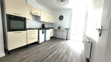 Location Appartement 2 pièces 47m² LA MADELEINE 59110 - Photo 5