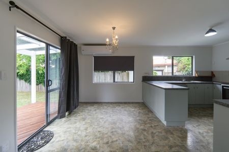 Three Bedroom Home - Photo 3