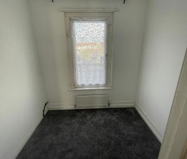 4 bedroom terraced house to rent - Photo 2