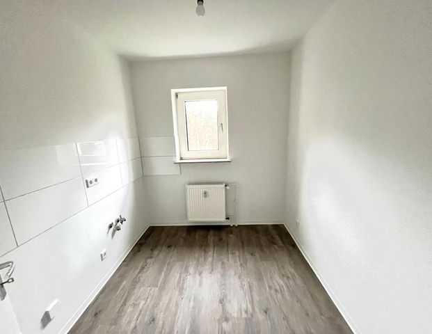ES WURDE SANIERT! Attraktive 3-Zimmer-Wohnung im Erdgeschoss - Photo 1
