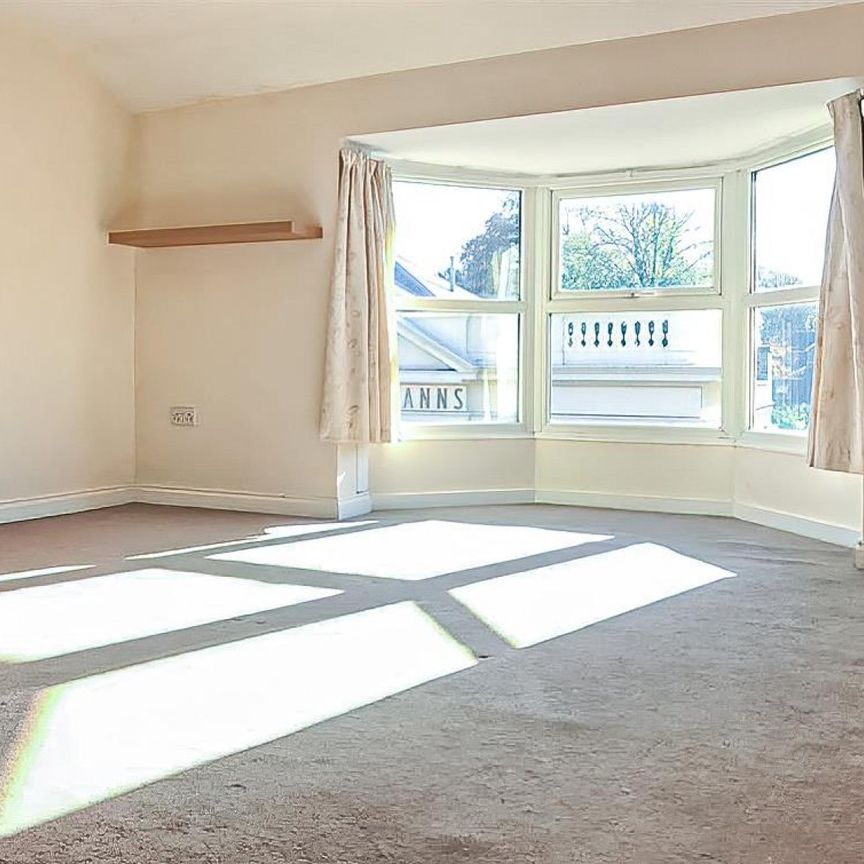 2 bedroom Flat To Let - Photo 1