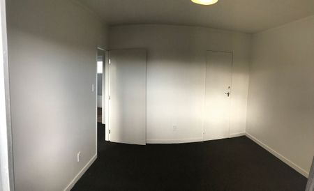 Bright Upstairs Two-Bedroom Unit – Handy Location - Photo 4