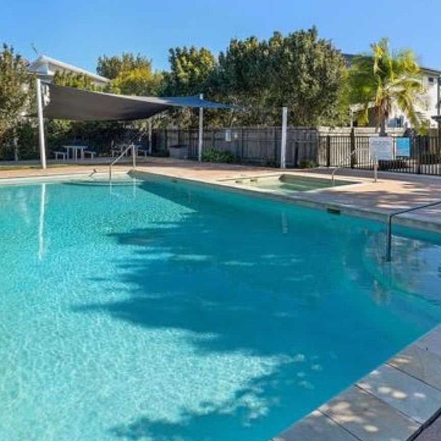 Low Maintenance Lifestyle - Photo 1