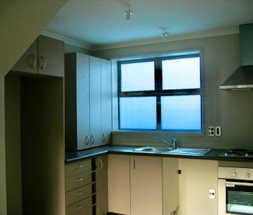 Modern, Sunny One-Bedroom Home, Fully Insulated - Photo 4
