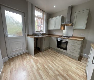 2 bedroom end of terrace house to rent - Photo 4