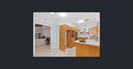 Massive Three-Bedroom, Two-Bathroom Character Home in Dianella - Photo 4