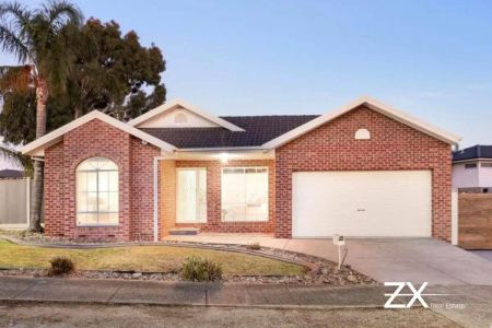 10 Discovery Close, Craigieburn VIC 3064 - Photo 3
