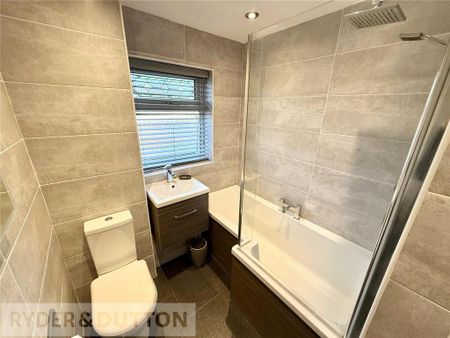 4 bedroom detached house to rent - Photo 4