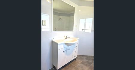 Modern Townhouse - Photo 4