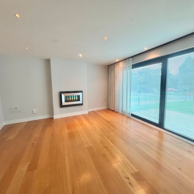 Castle View, Clyne Castle, Blackpill, Swansea - Photo 1