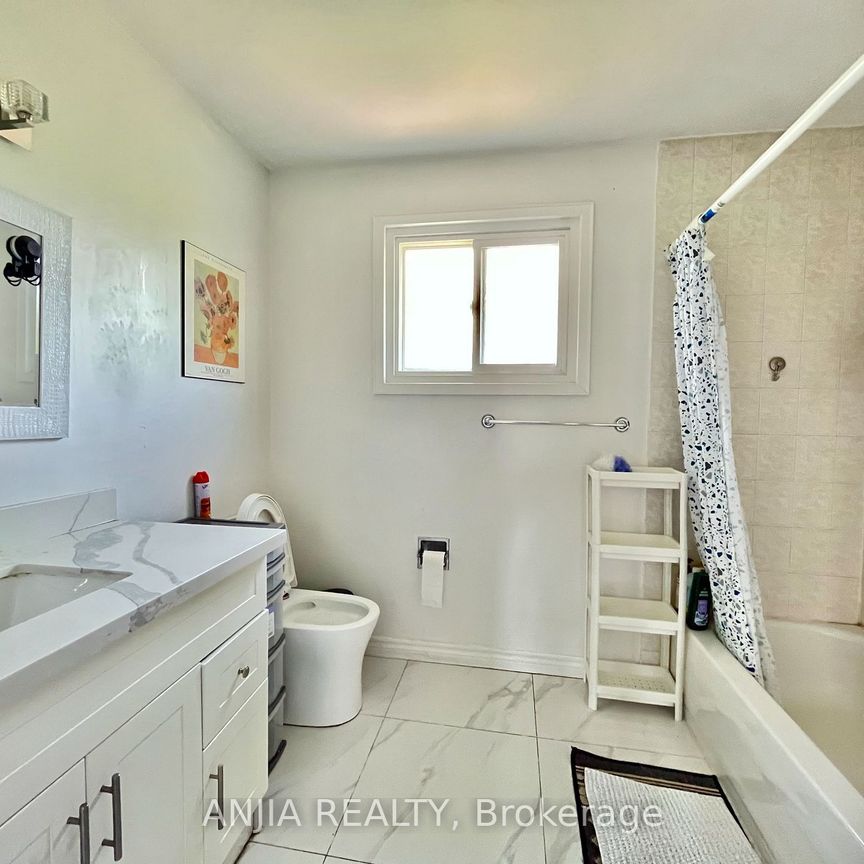 For Lease - 256 Homewood Avenue Unit# unit 3 bedroom 3, Toronto, Ontario - Photo 1