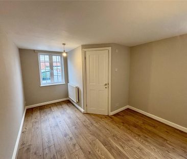4 bedroom semi-detached house to rent - Photo 5